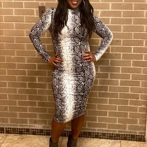 Snake Skin Bodycon MIDI dress (Black and White)